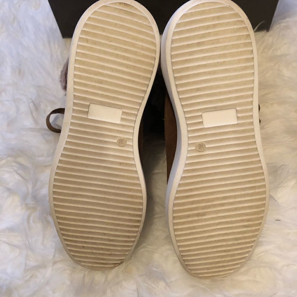 Vince Camuto “Shelsta” Winter Brown Booties - Picture 6 of 7